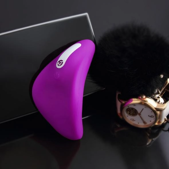 Nomi Tang - Better Than Chocolate 2 Clit Massager