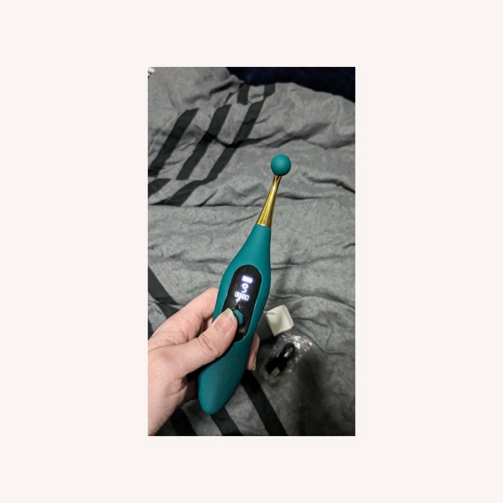 Sensual Clit Teaser Rechargeable Pinpoint Powerful Vibrator with LCD Screen Display